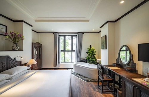 Dong Khoi Hotel | Amanaki Saigon Boutique Hotel