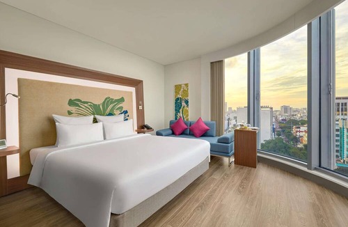 Phuong 6 Hotel | Novotel Saigon Centre