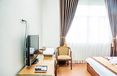Dich Vong Hotel | OYO 1143 Thu Giang Hotel