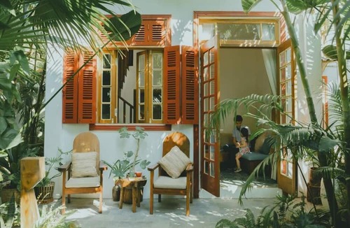 Hoa Lu Bed & Breakfast | The Wooden Gate