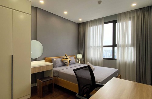 Trung Hoa Nhan Chinh Hotel | Royalites Vinhomes DCapitale Hanoi