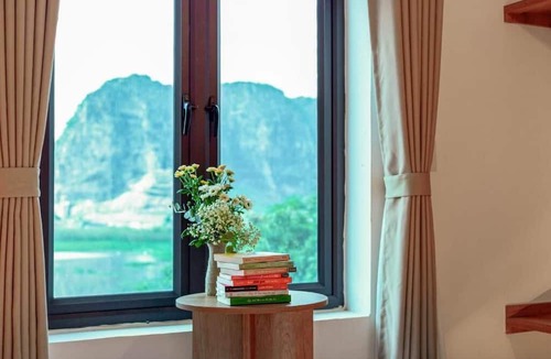 Hoa Lu Hotel | Sol Flow Retreat