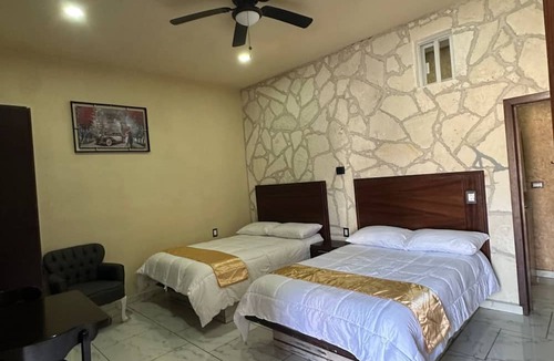Colon Hotel | Enrique Resendiz Vega