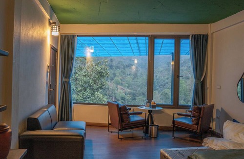 Van Chan Hotel | The Legend of Dragon Tea Suoi Giang
