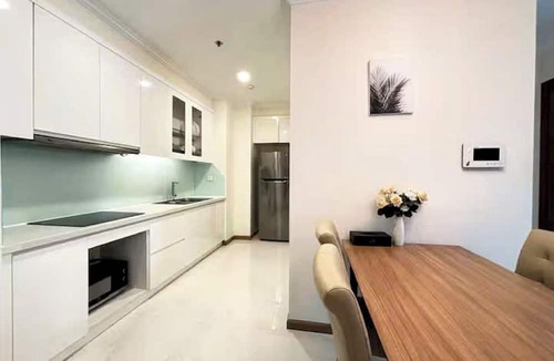 Hang Xanh Hotel | Luxeasy Style Landmark 81