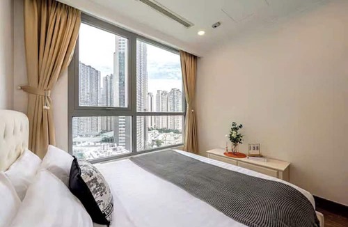 Hang Xanh Hotel | Luxeasy Style Landmark 81