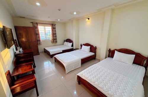 District 10 Hotel | Khach San Hoang Tay