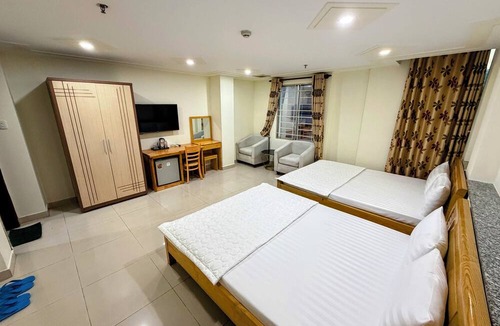 District 10 Hotel | Khach San Hoang Tay