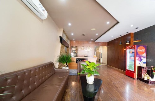 District 10 Hotel | Dancenter Near Hanh Hospital Formerly