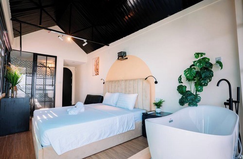 Thuy Khue Hotel | An Homestay Lakeview Apartment