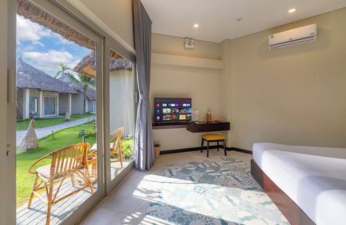 Central Mui Ne Beach Hotel | Coco Cottage Beachfront Resort