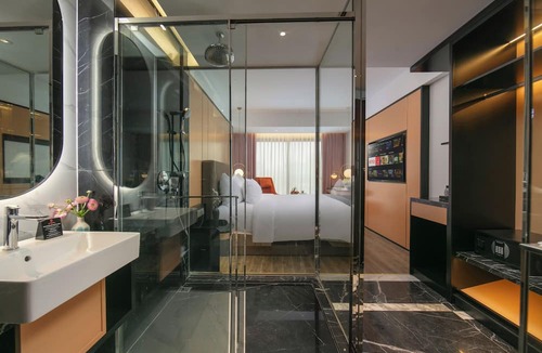 French Quarter Hotel | Aurora Oriental Hotel