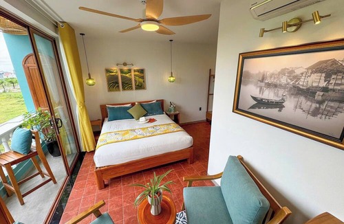 Cam Pho Bed & Breakfast | Blue Tropical House Hoi An