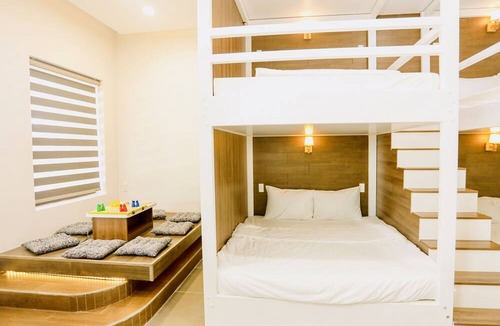 Old Quarter House | Kiwi's Homestay & Cafe