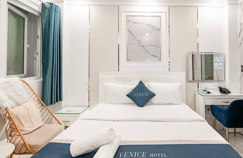Binh Chanh Hotel | Venice Hotel