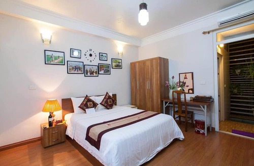 Hang Trong Hotel | Bluebell Hotel