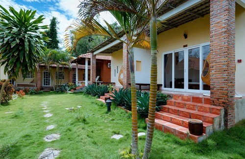 Cua Can Village Hotel | Vung Bau Resort