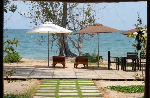 Cua Can Village Hotel | Gold Sand Beach Bungalow