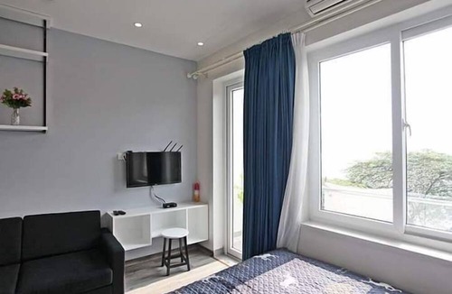 Yen Phu Apartment | Hanoi Home 2 - Lake view Apartment