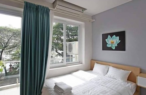 Yen Phu Apartment | Hanoi Home 2 - Lake view Apartment