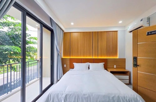 Tan Uyen Town Apartment | SINGAPORE 2 VILLA HOTEL