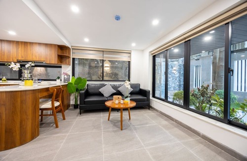 Nhat Tan Apartment | Urchin Apartment