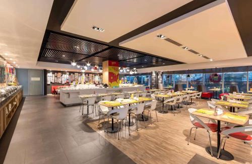 Tan Binh Hotel | Ibis Saigon Airport