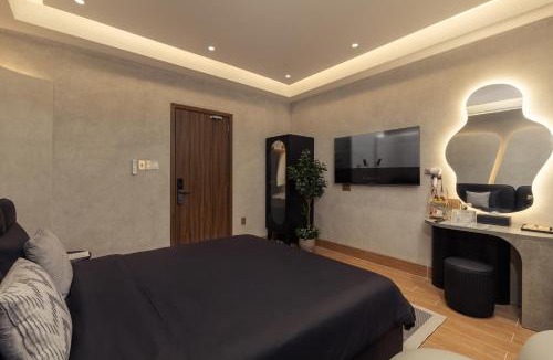 My Tho House | Homestay Cô Hai Luxury Wabi Sabi