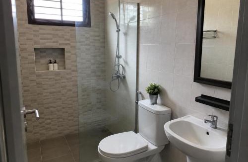 Trang Bom House | Quán Chay Vạn Village Z