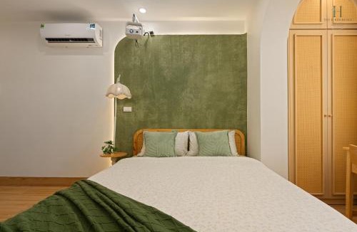 Thuy Khue House | The H Residence West Lake - Sunlit Studios, Netflix & Free Laundry