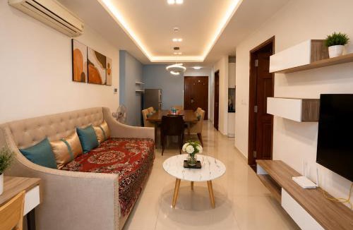 Tan Binh Hotel | Skycenter Saigon Airport Living Luxury