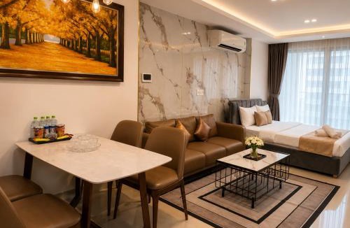 Tan Binh Hotel | Skycenter Saigon Airport Living Luxury