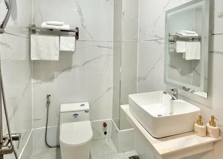 Tan Thuan Dong Hotel | Phú Gia Hotel 464 Nguyễn Văn Linh
