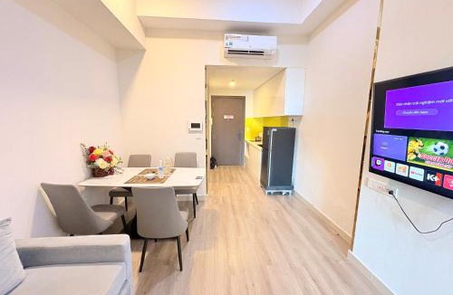 Bach Dang Riverside Apartment | Central Saigon Residence Apartment with Free Pool