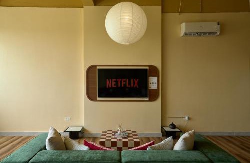 Hue Apartment | Mustard Room - Studio 2 giường King, view hoàng hôn - miễn phí gym và hồ bơi