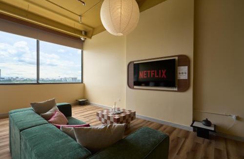 Hue Apartment | Mustard Room - Studio 2 giường King, view hoàng hôn - miễn phí gym và hồ bơi