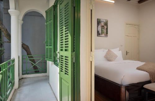 Quang An Villa | French garden Villa 4BR BBQ sunny balcony bathtub Steps to West Lake