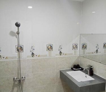 Ninh Kieu Hotel | Mekong Rose 2