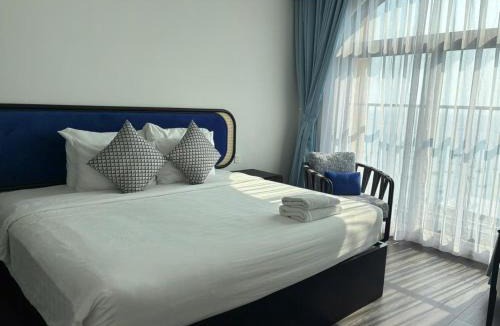 Duong To Hotel | Blue Wave