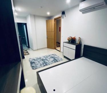 Hai Ba Trung Hotel | The Collective - Hanoi Wooden Suite