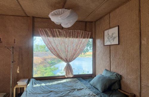 Sa Rai Apartment | Nhà xanh mint có mái hiên tại Farmstay Ao Nhà