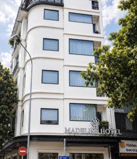 Hang Bac Hotel | Premium Madelis Hotel