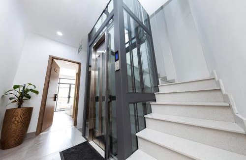Hang Xanh Hotel | HomeAi Apartment - Binh Thanh near Landmark 81