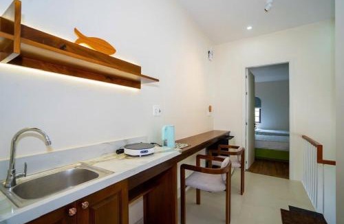Huong Thuy Hotel | AT Homestay Huế