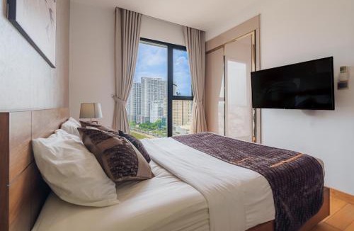District 1 Apartment | Quiet Luxury Suite with Balcony - City View - Zenity District 1