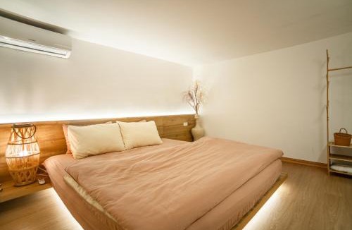 Trang Tien Apartment | Spacious and Quiet Apartment 2 bedrooms just 1 minutes to Hanoi centre