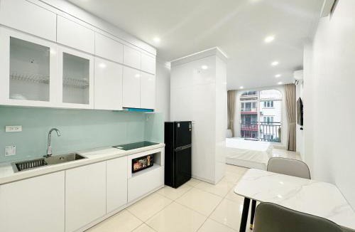 Quang An Apartment | The Haven - Bright Apartment by West Lake