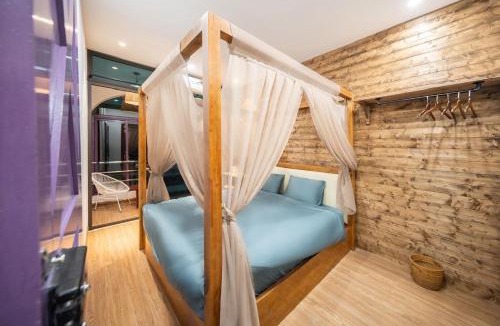 Hang Trong Apartment | Hanoi Haven Homestay 2 - Old Quarter Church - Lift & Balcony