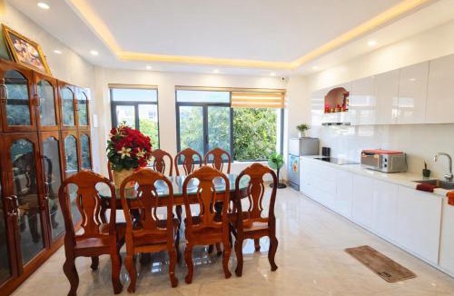 Huong Thuy Hotel | Sunhouse Villa Huế