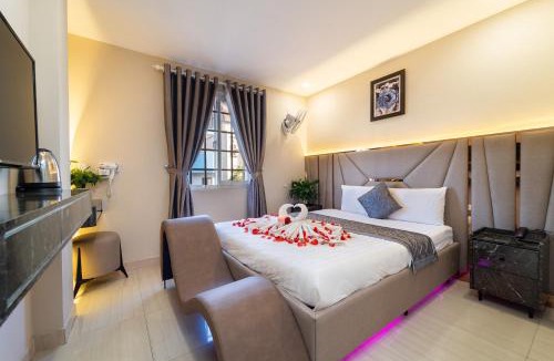 Binh Chanh Hotel | Khách Sạn Phát Tiến